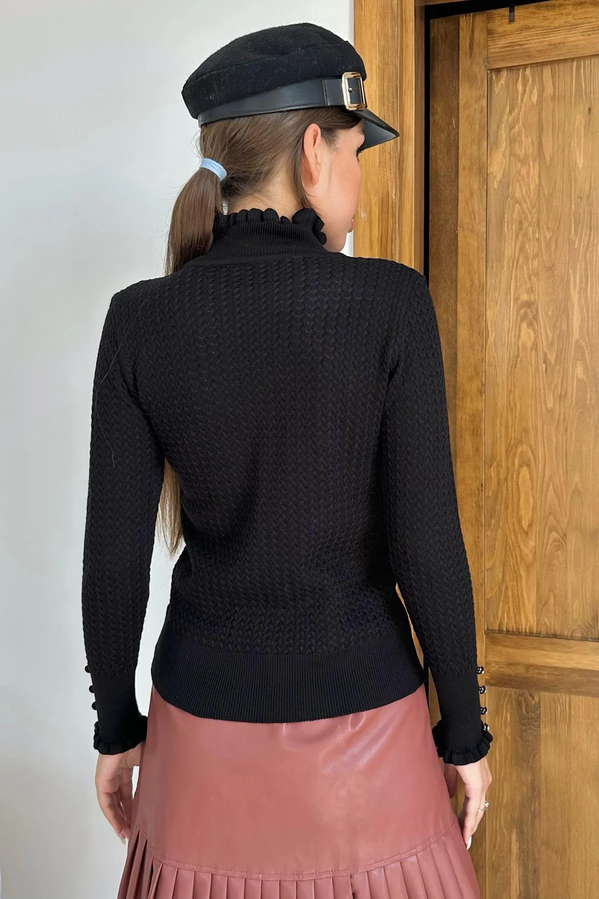 ELS Turtleneck and Cable Knit Sweater - Black - Guadalupe
